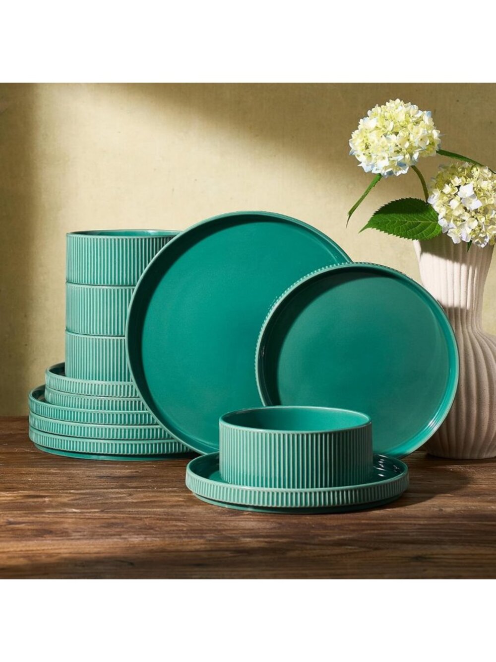 Ceramic Dinnerware Set for 4 - Ribbed Plates & Bowls, Stylish Tableware